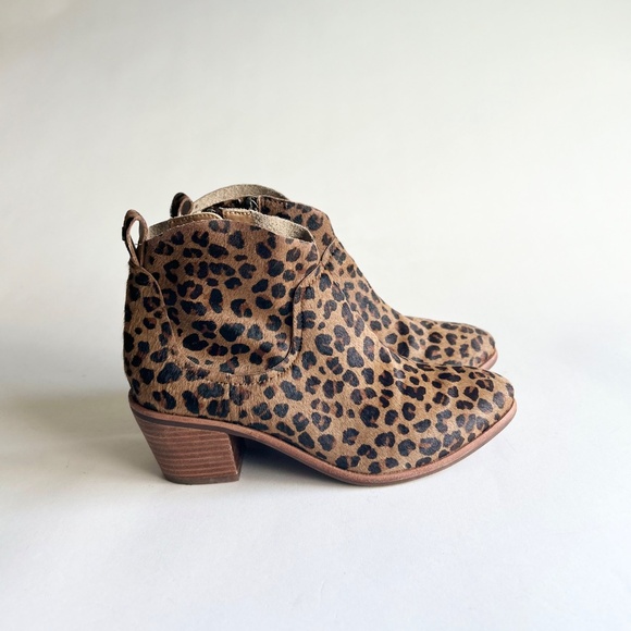 UGG Tan Black Animal Print Fur Suede Almond Toe Ankle Boots size 7.5 - Picture 2 of 15